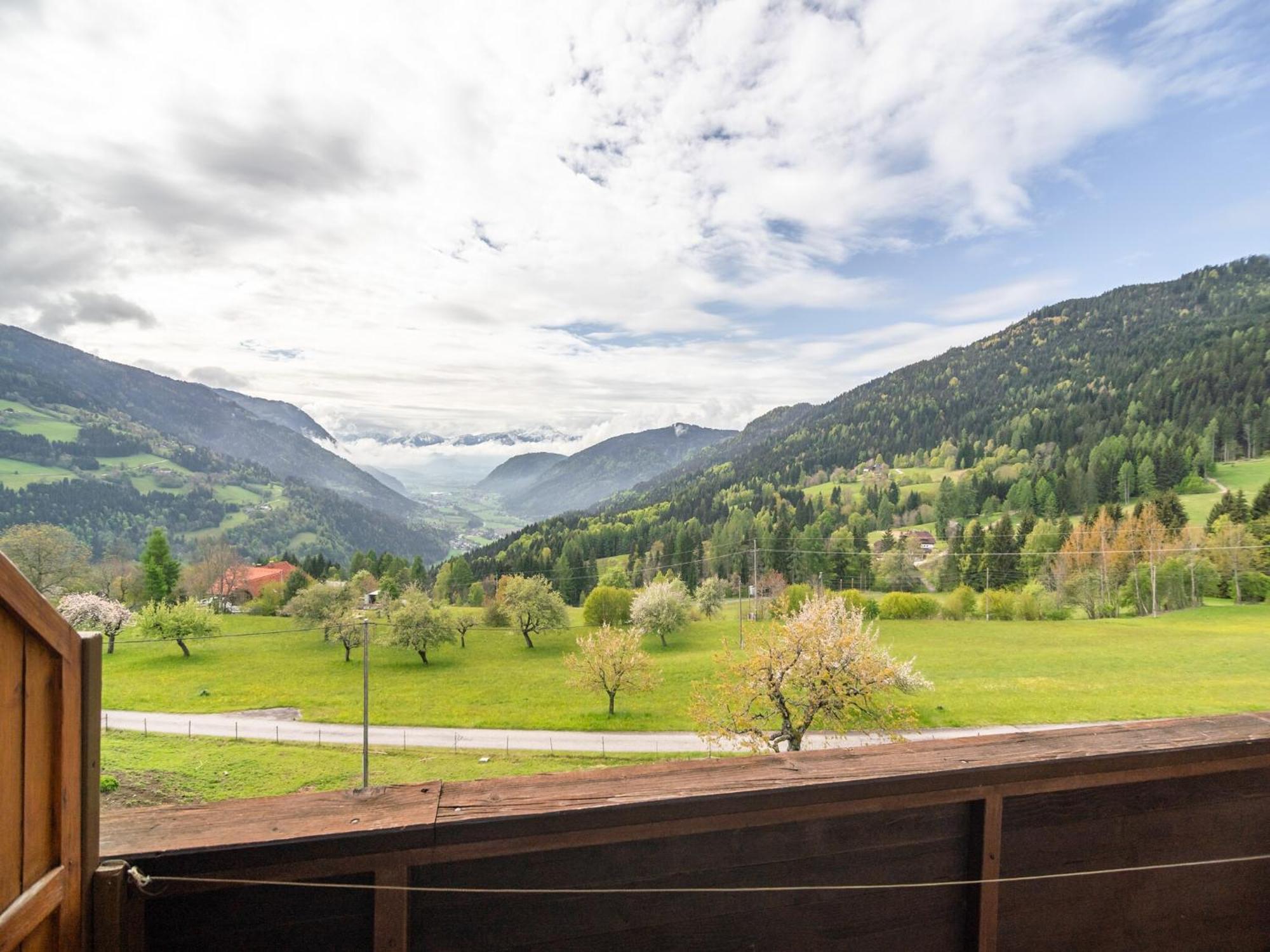 Cozy Apartment In Afritz Am See Near Gerlitzen Ski Area Extérieur photo