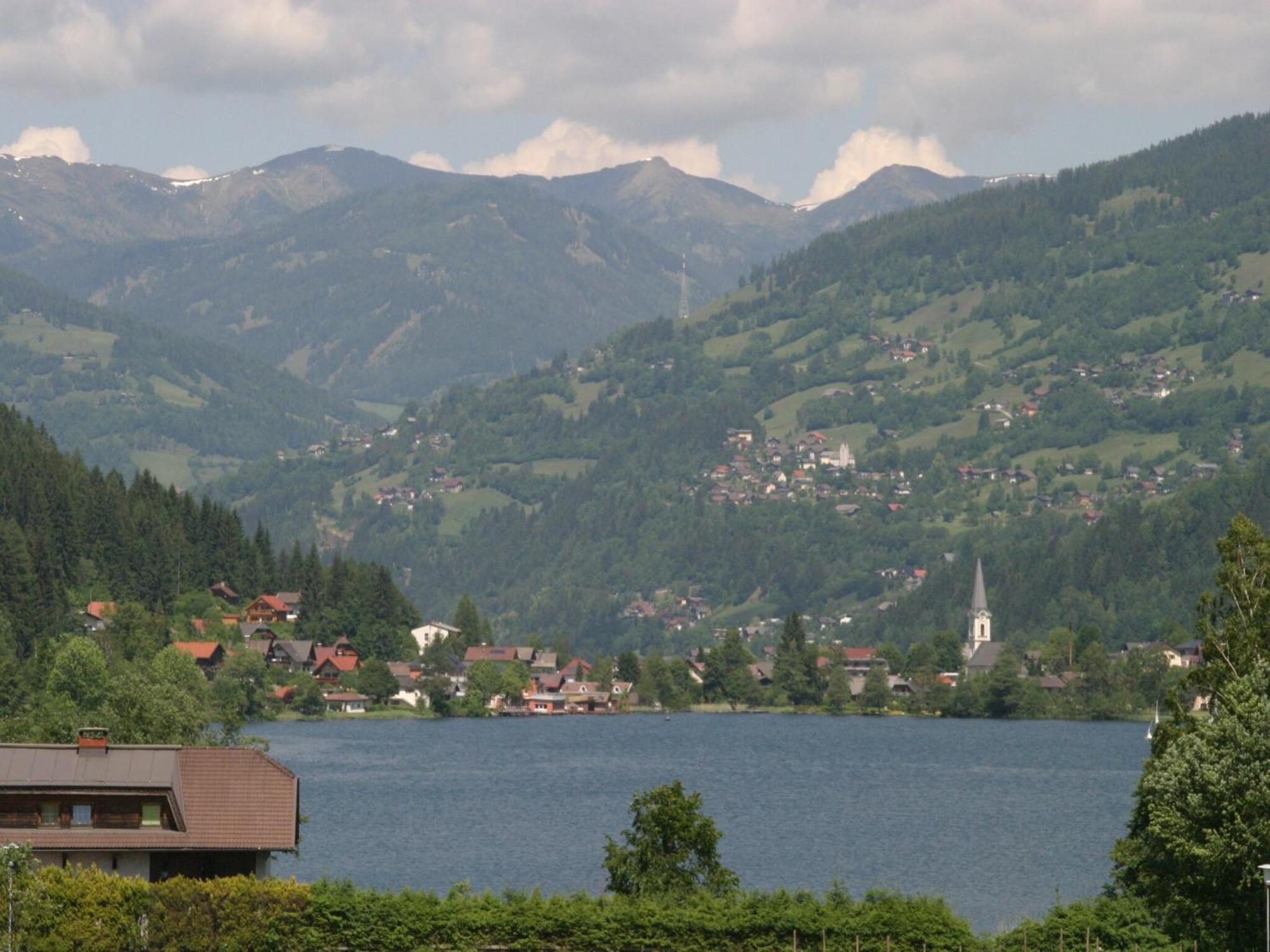 Cozy Apartment In Afritz Am See Near Gerlitzen Ski Area Extérieur photo