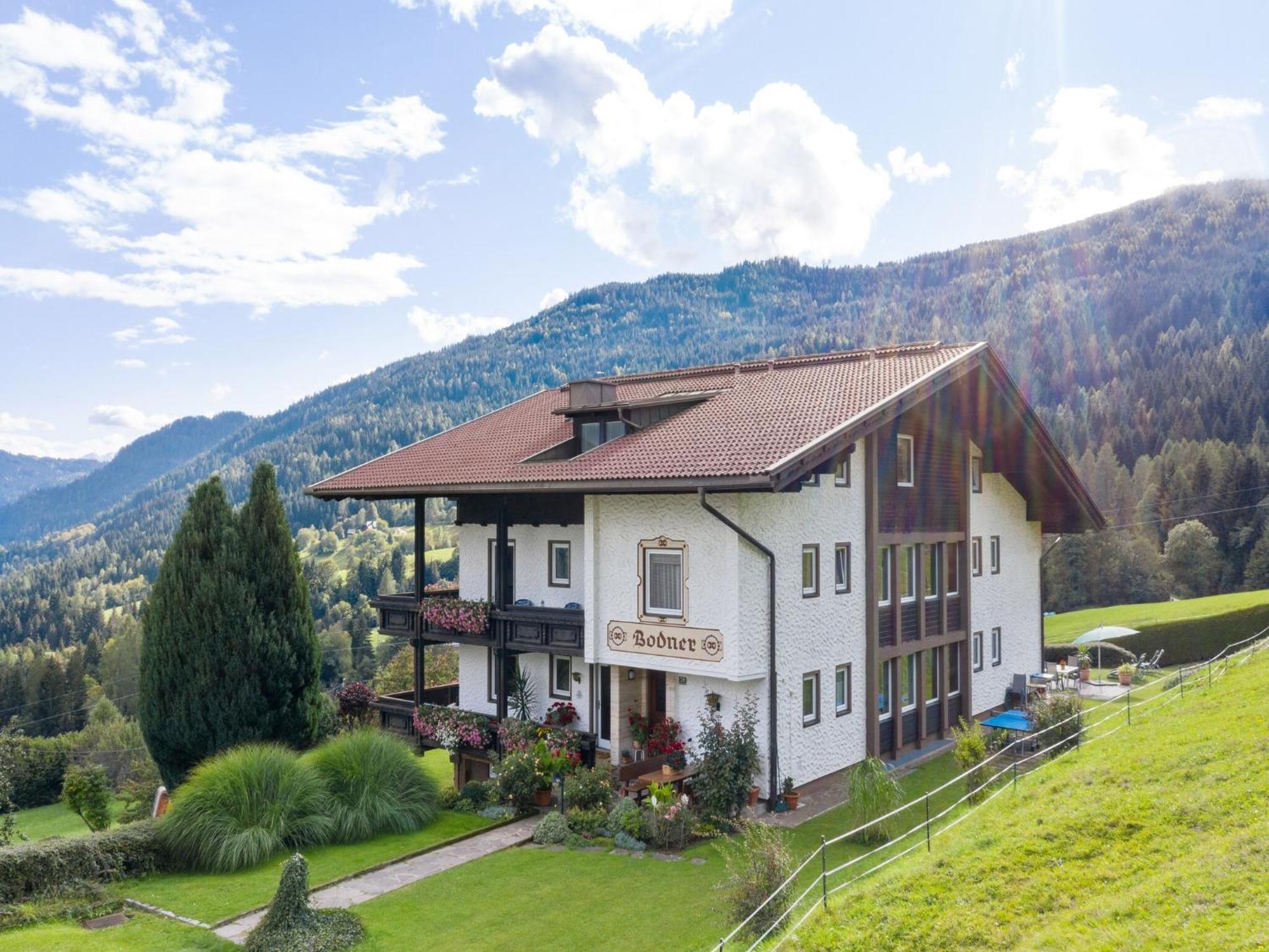 Cozy Apartment In Afritz Am See Near Gerlitzen Ski Area Extérieur photo
